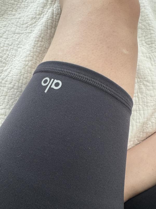 alo 7\" High-Waist Biker Short ブラック 7