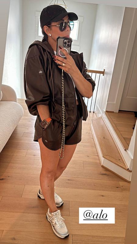 関税負担なし◆ALO Yoga◆フェイクレザー ショートパンツ ロゴ Faux Leather Power Hour Short - Black | Alo Yoga