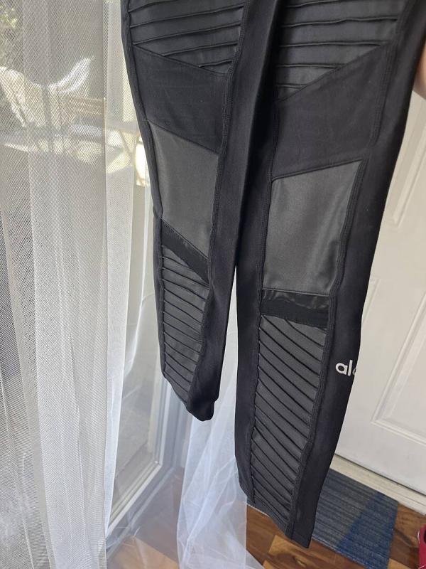 7/8 High-Waist Moto Legging - Black | ALO