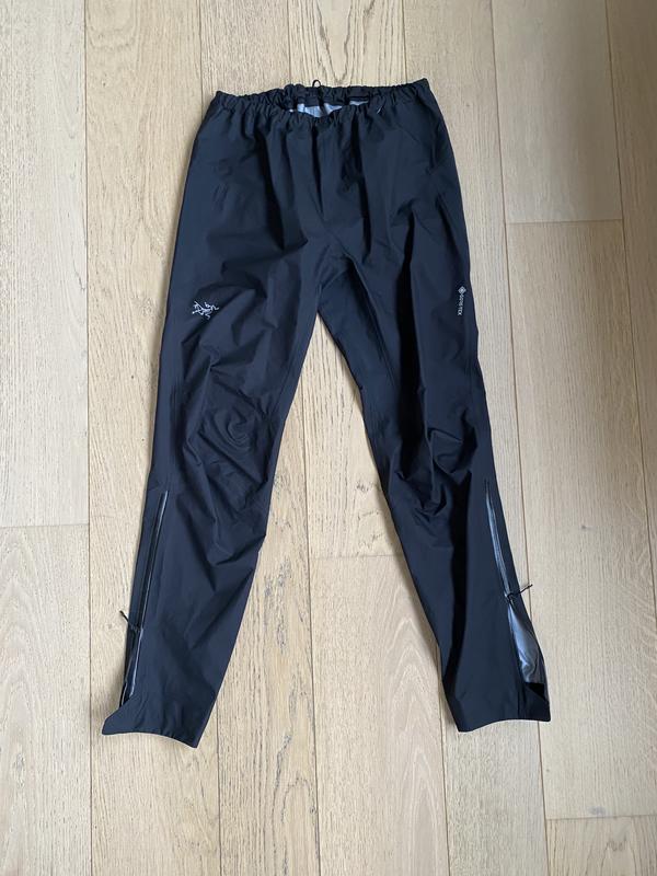 Arc'teryx Norvan Shell Pants Review: Waterproof Running Pants I Tried to  Hate