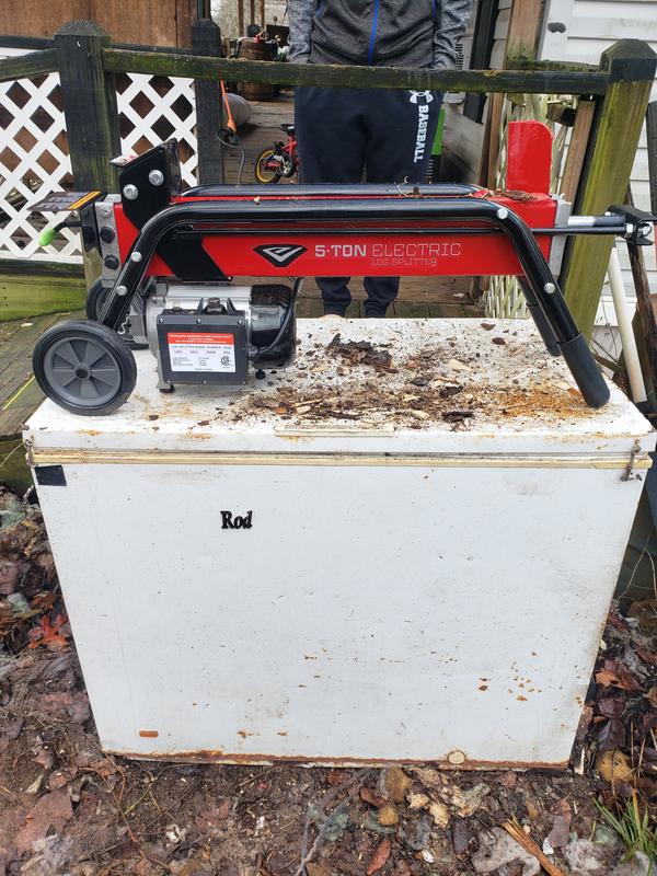 Earthquake deals wood splitter