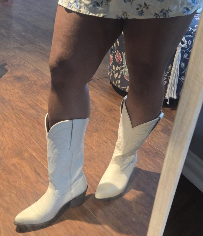 Customer photo for "Nice comfortable pretty boot!"