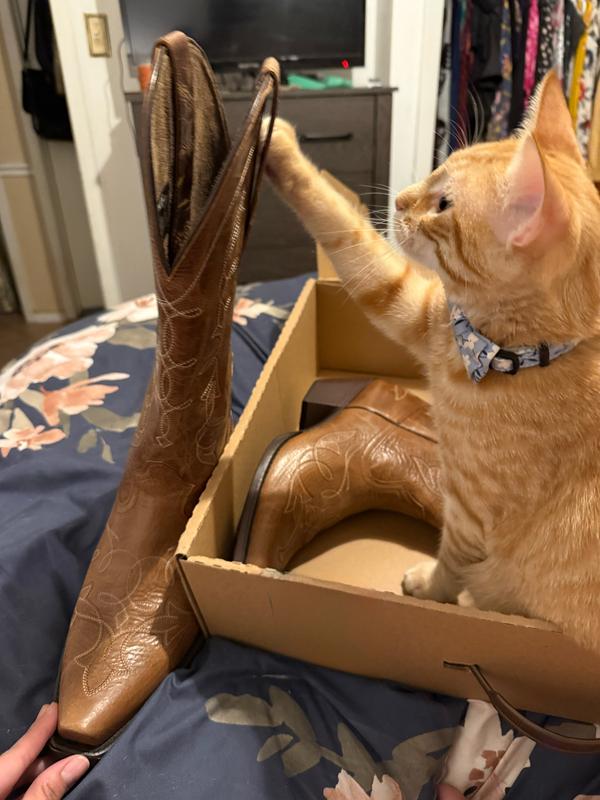 Customer photo for "Great boots ❤️"
