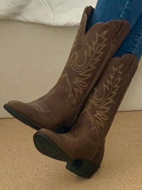 ariat women's heritage cowboy boot