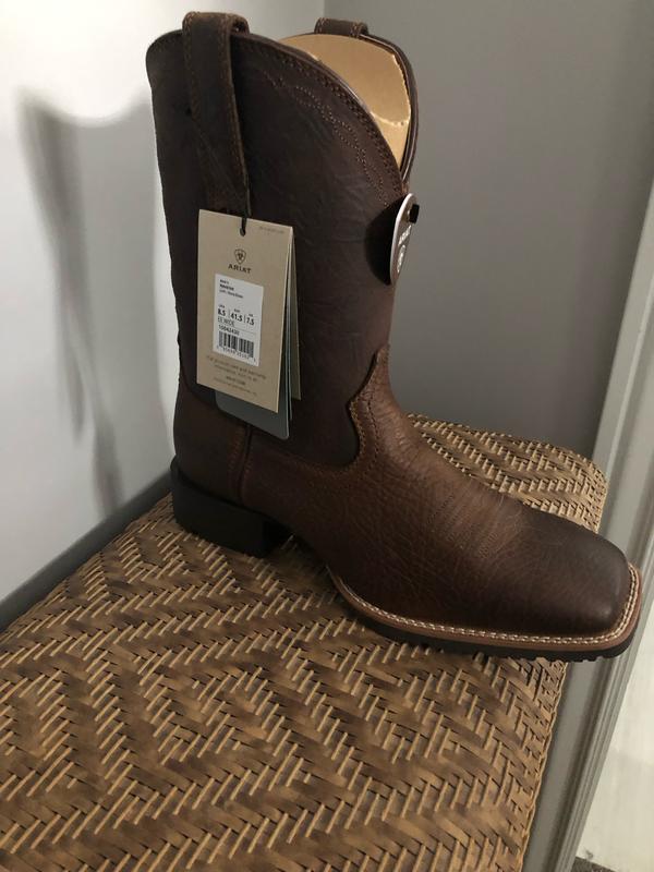 Customer photo for "Awesome boots!"