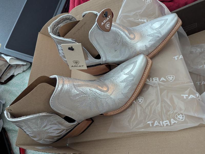 Customer photo for "💥Sharp Looking Boots!💥"
