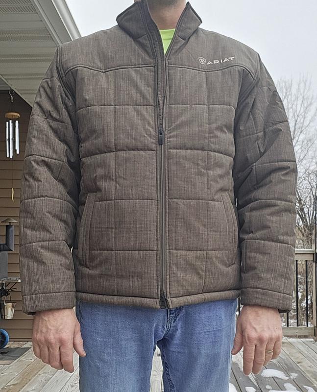 6'2" and 195 lbs. Size large