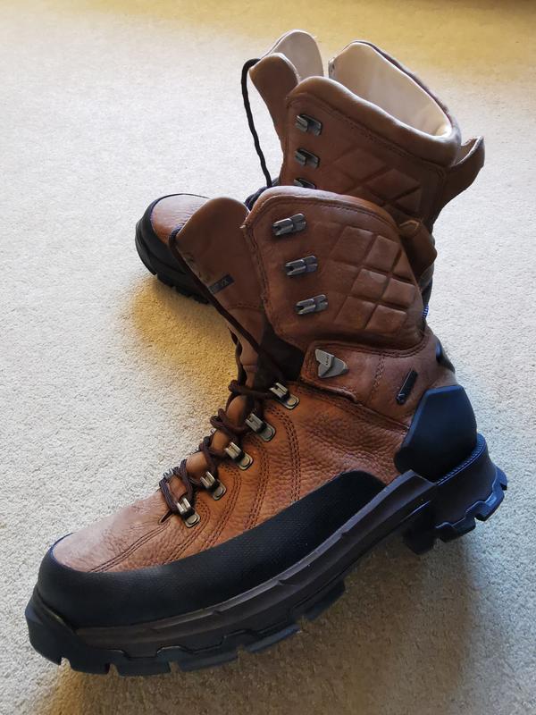 Ariat Catalyst VX Defiant 8\
