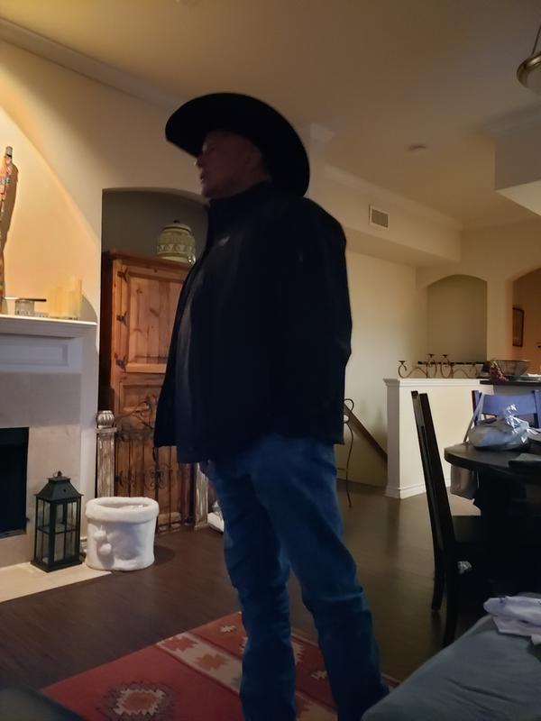 She says I look good in my new Ariat!