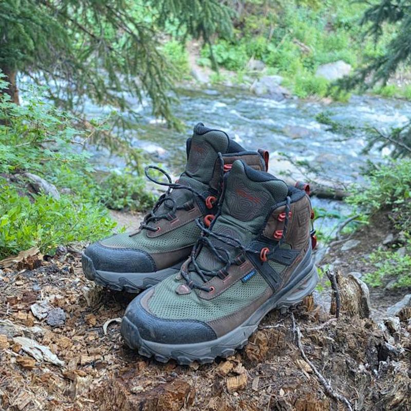Traverse Mid Waterproof Hiking Boot | Ariat display picture 2