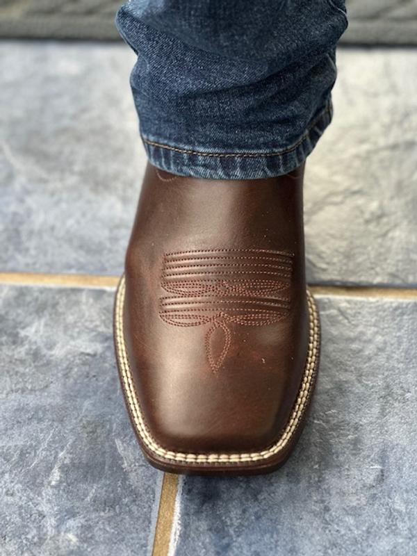 Customer photo for "Excellent both modern & classic w/ultra comfort"