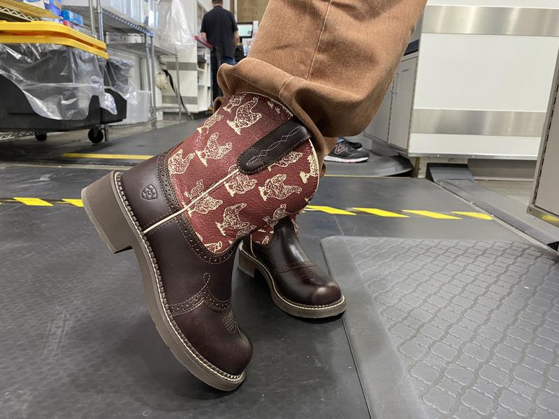 Ariat fatbaby ostrich boots hotsell