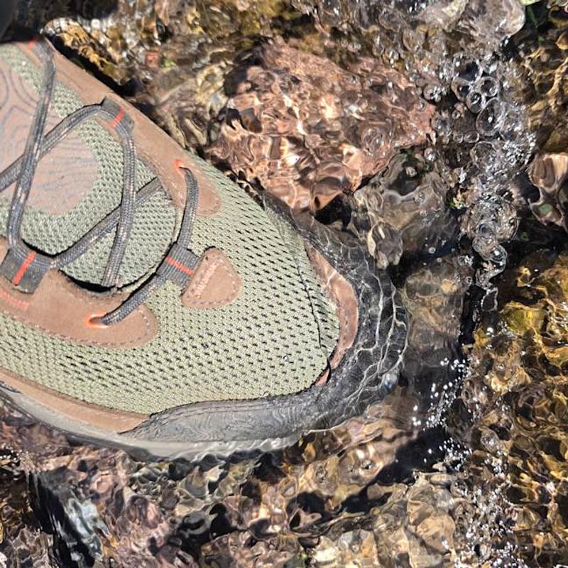 Traverse Mid Waterproof Hiking Boot | Ariat display picture 1
