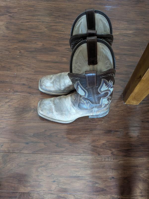 Customer photo for "Awesome boot there is. 10/10"