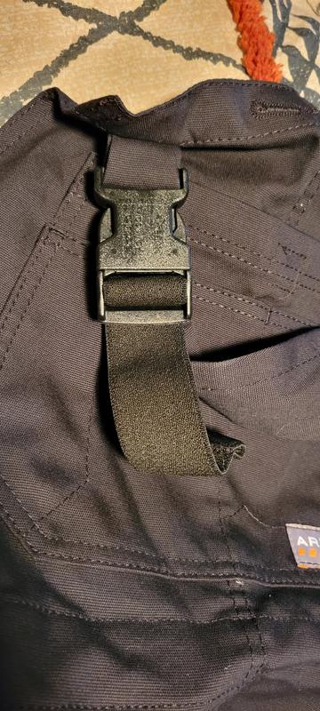 The way the buckle should swap to lay flat & excess strap with no way to secure