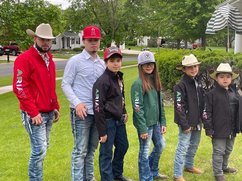 Ariat hot sale jackets boys