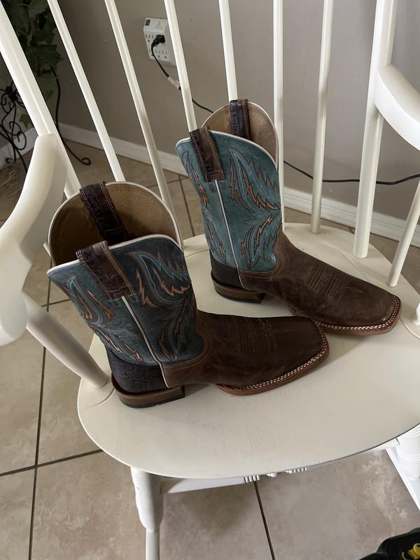 If boots can be sexy then these are it!!