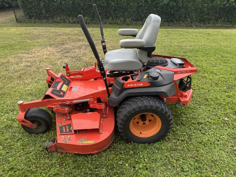 【うりずん】 Apex Zero Turn Radius Tractor, 24-HP FR730 Kawasaki Engine