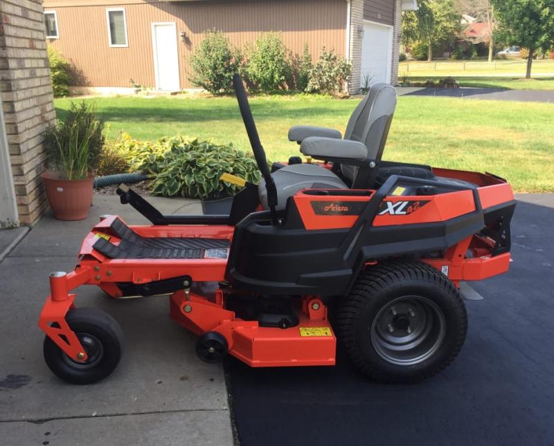 Ariens Ikon XL 22 HP V twin Dual Hydrostatic 42 in Zero turn Lawn