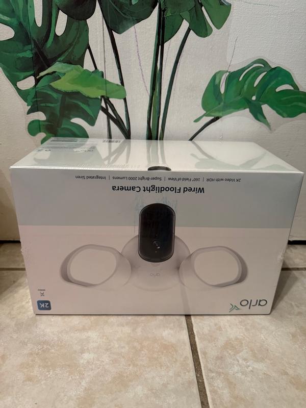 Caméra Extérieure Arlo Floodlight 2K Avec Projecteur 2000 Lumens - Vision Nocturne Couleur, Sirène, Audio Bidirectionnel - Sans Abonnement Obligatoire