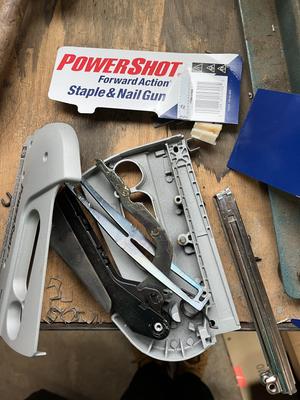 How To Remove Jammed Staples from PowerShot 5700 Staple Gun 