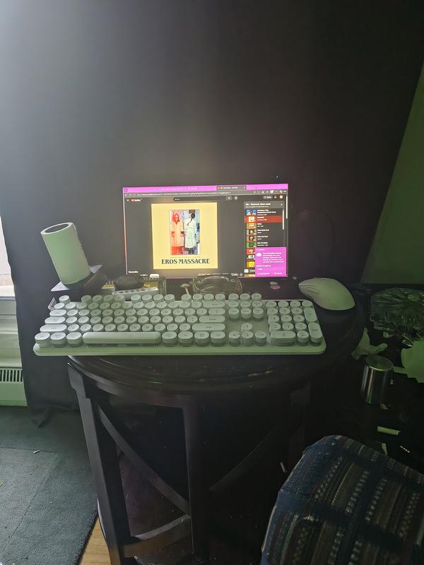 Customer carousel item 1.