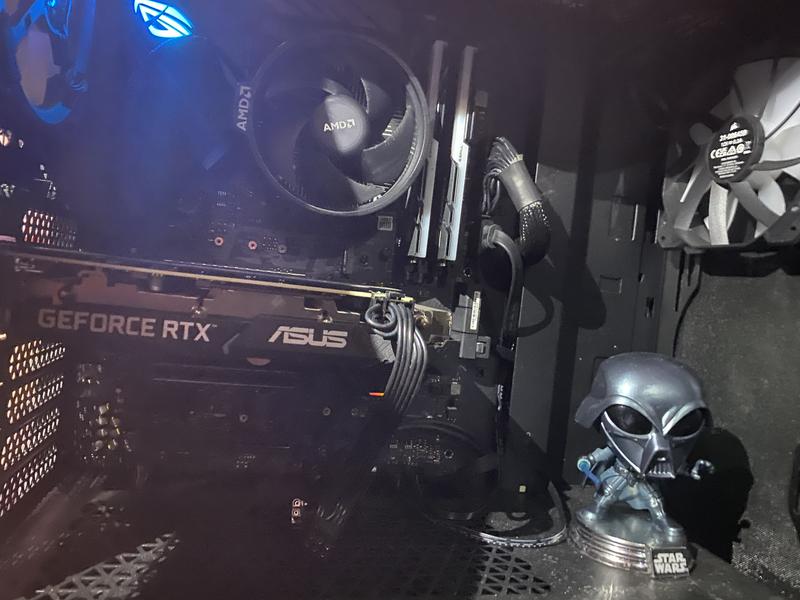 Using it in my build (i had a pop figure in my build because it looks nice)