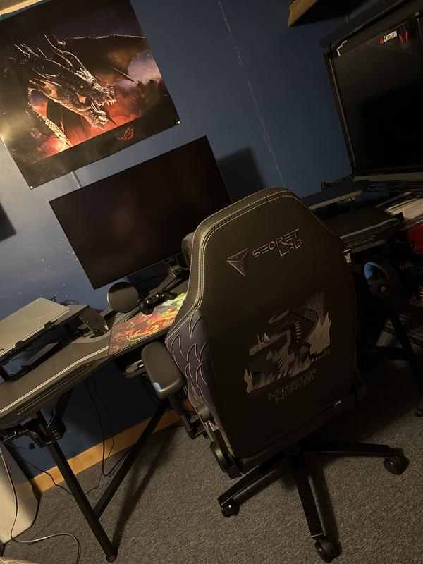 Pairs wonderfully with the G16 4090, and my soon to be Hyperion GR701with the new 5090.