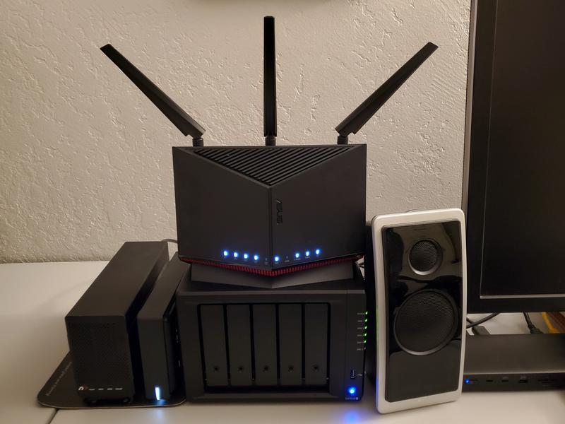 ASUS RT-BE86U router + NAS & DAS Units