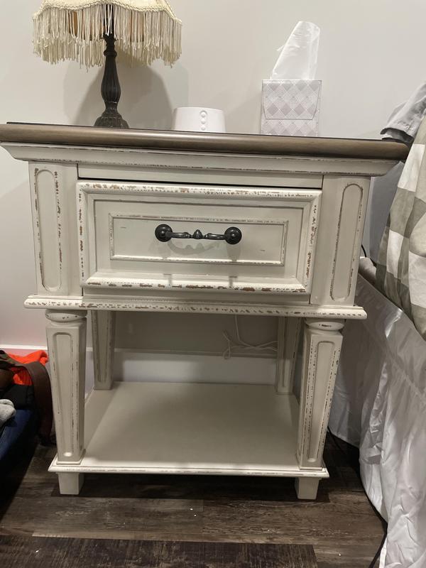 Signature Design By Ashley Realyn 1-Drawer Nightstand in White | Bed ...