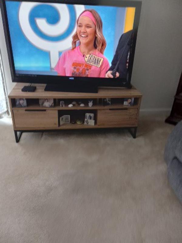 Looks great with the TV on it.