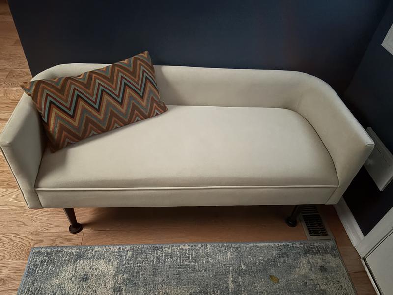 This bench looks perfect in my entryway. I added a pillow for color.