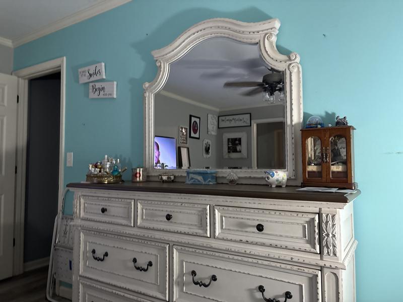 Ashley Realyn Dresser in Antique Two-Toned Finish | Homemakers Furniture