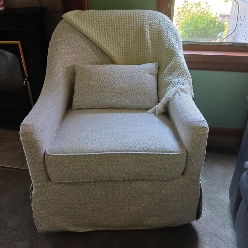 Mima got a new chair