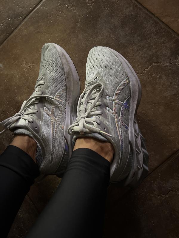 asics novablast 2 platinum