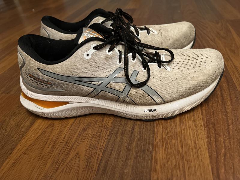 Sports deals experts asics