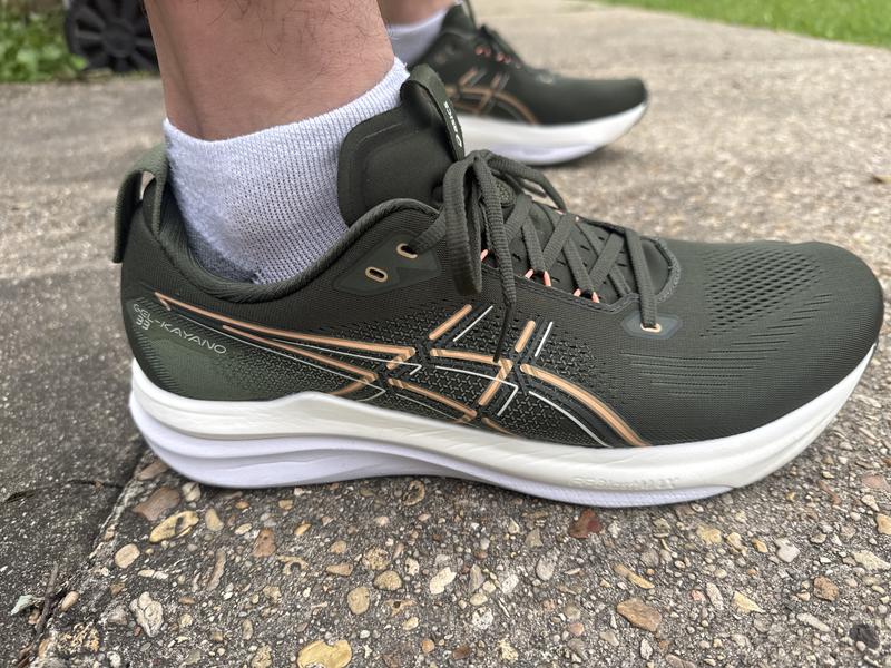 GEL-KAYANO 33 | Men | White/Energy Aqua | Running Shoes | ASICS