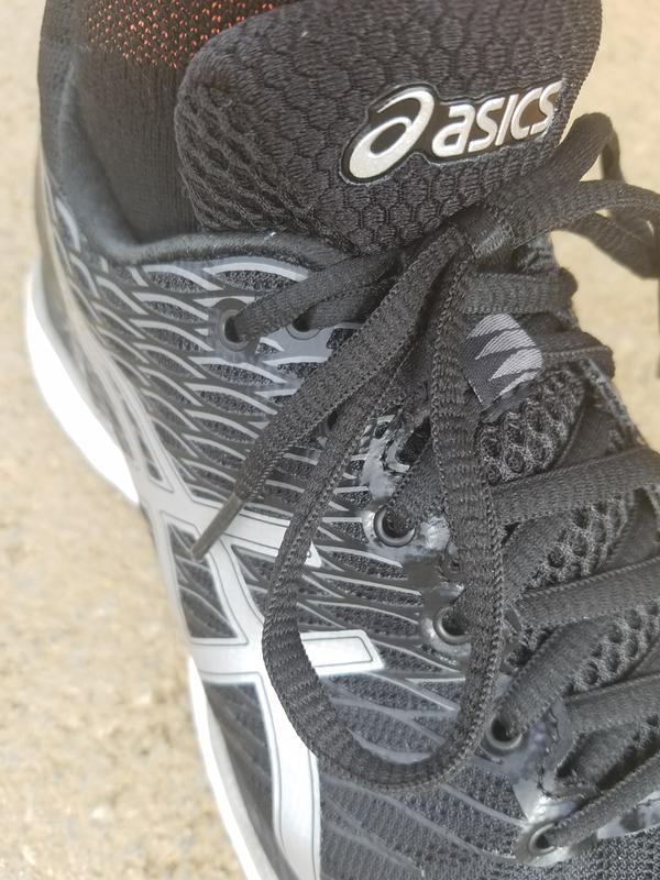 Trying out the heel lock lacing