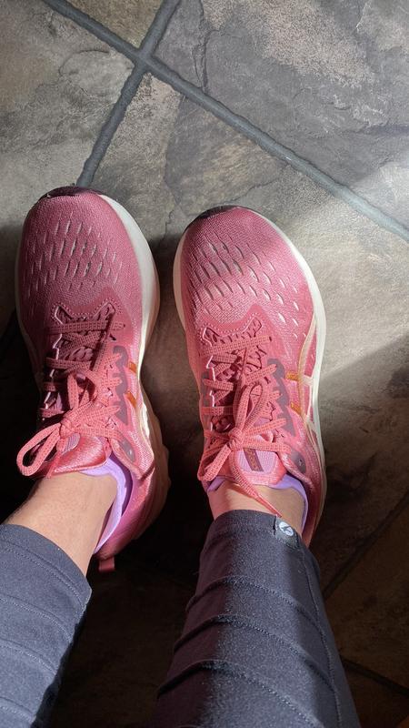 asics novablast rosa