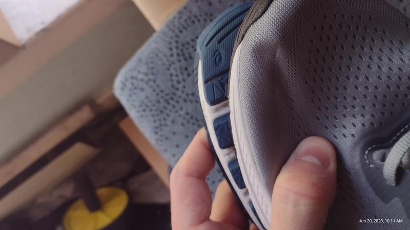 Left side compared to brand new 1000 9 on bottom (blue) and 1000 12 on top (grey)