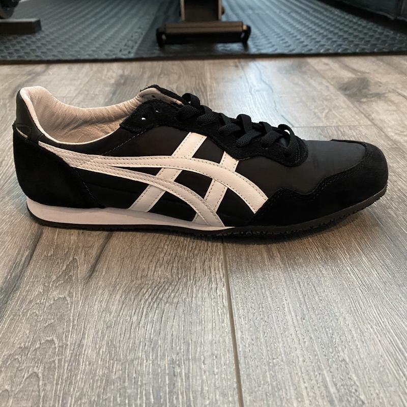 Customer photo for "Solid shoe"