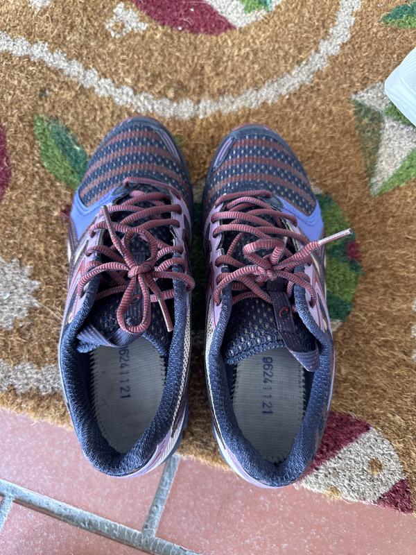 UB9-S GEL-DS TRAINER 14