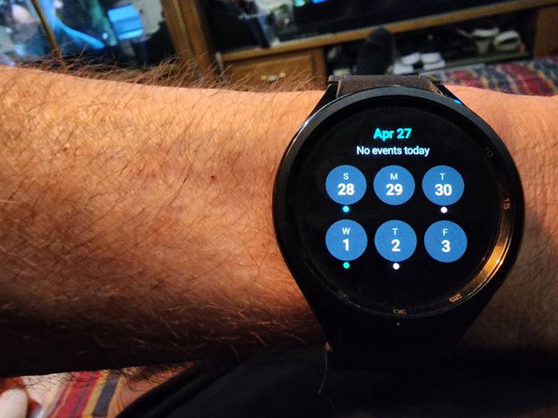 With the newer 47mm face, opening apps and accessing all its features is made much easier.