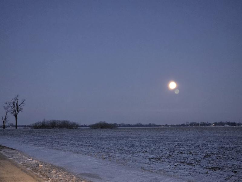 Moon left without nighttime filter