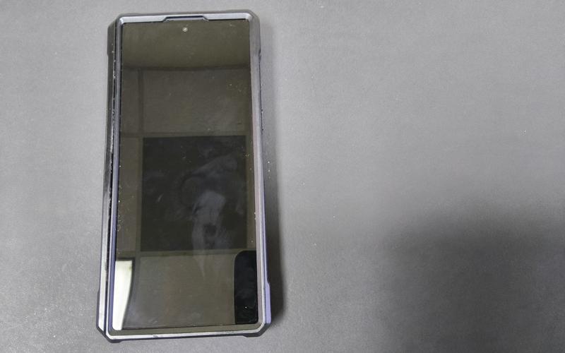 Ignore the finger prints.  I have not added the screen protector yet.