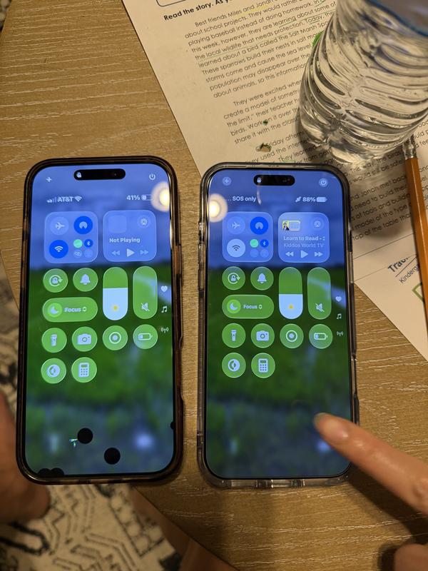 Two phone using AT&T only 1 phone have service the new one dont have service