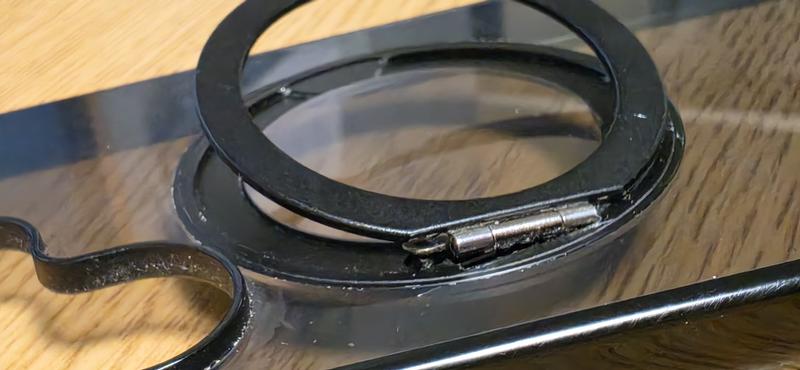 Kickstand hinge breaking