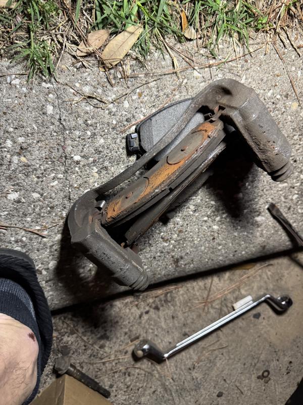 Duralast Gold Ceramic Brake Pads DG726 | AutoZone