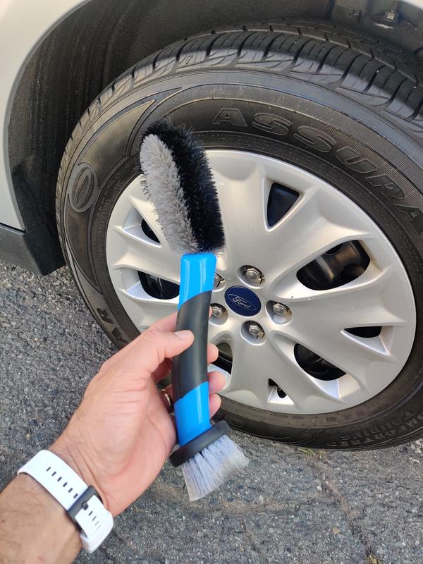 ProElite Easy Reach Wheel and Rim Cleaning Brush at AutoZone