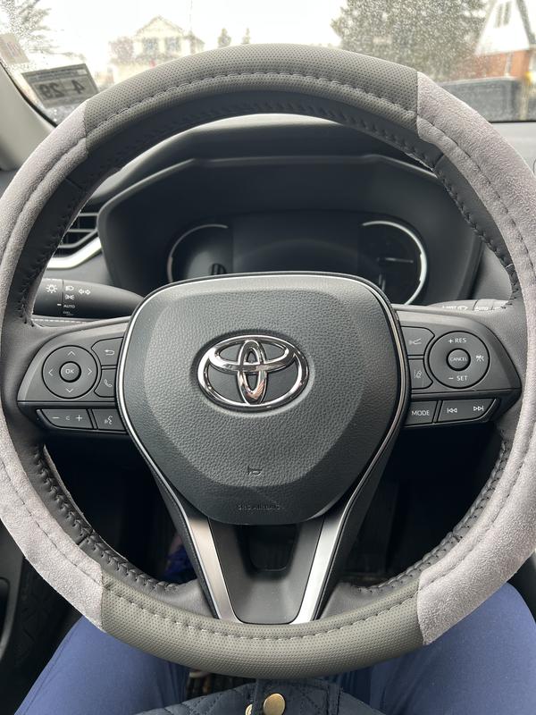 Steering wheel cover